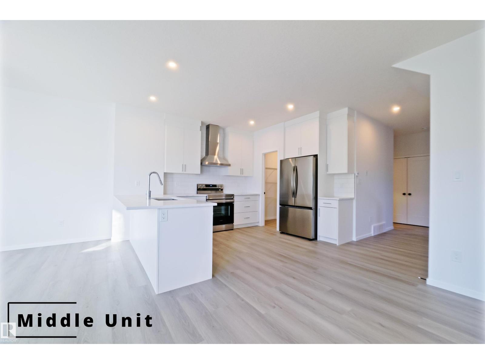 7585 174A AV NW, Edmonton