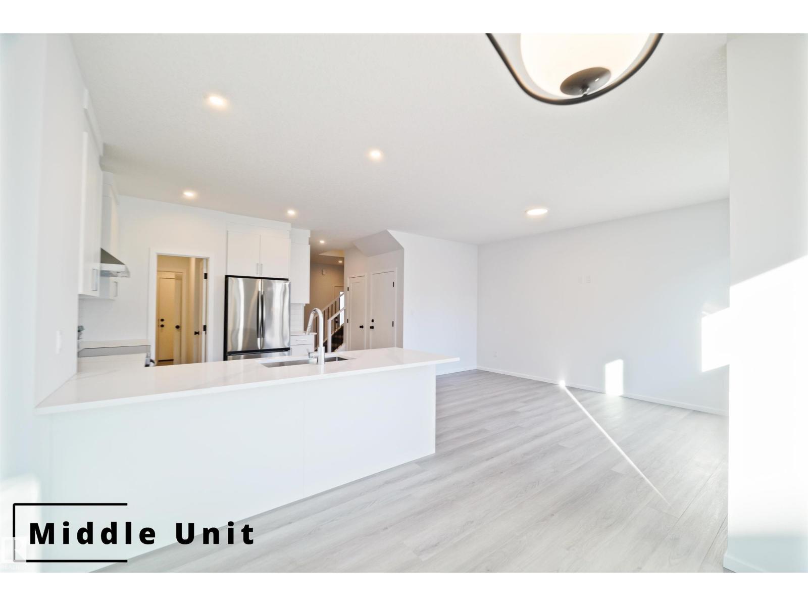 7585 174A AV NW, Edmonton