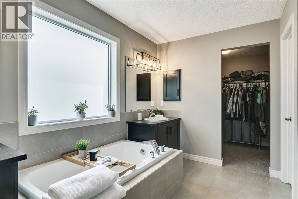 41 Heritage Drive, Cochrane