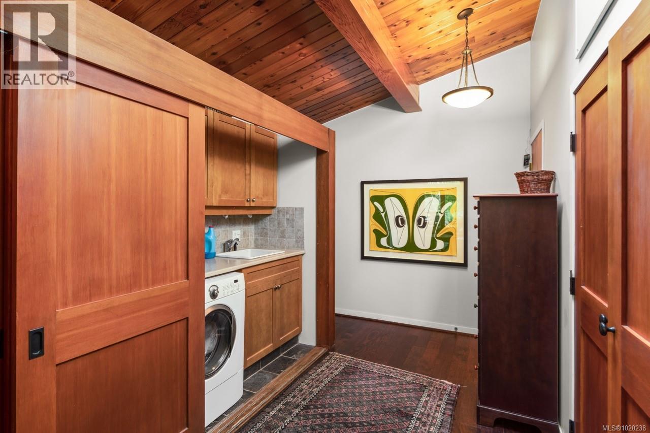  214 Dogwood Lane, Salt Spring