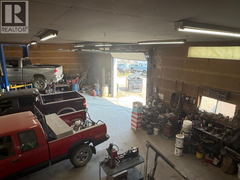 2018 19 Avenue - Photo 4 of 11, Nanton, Alberta