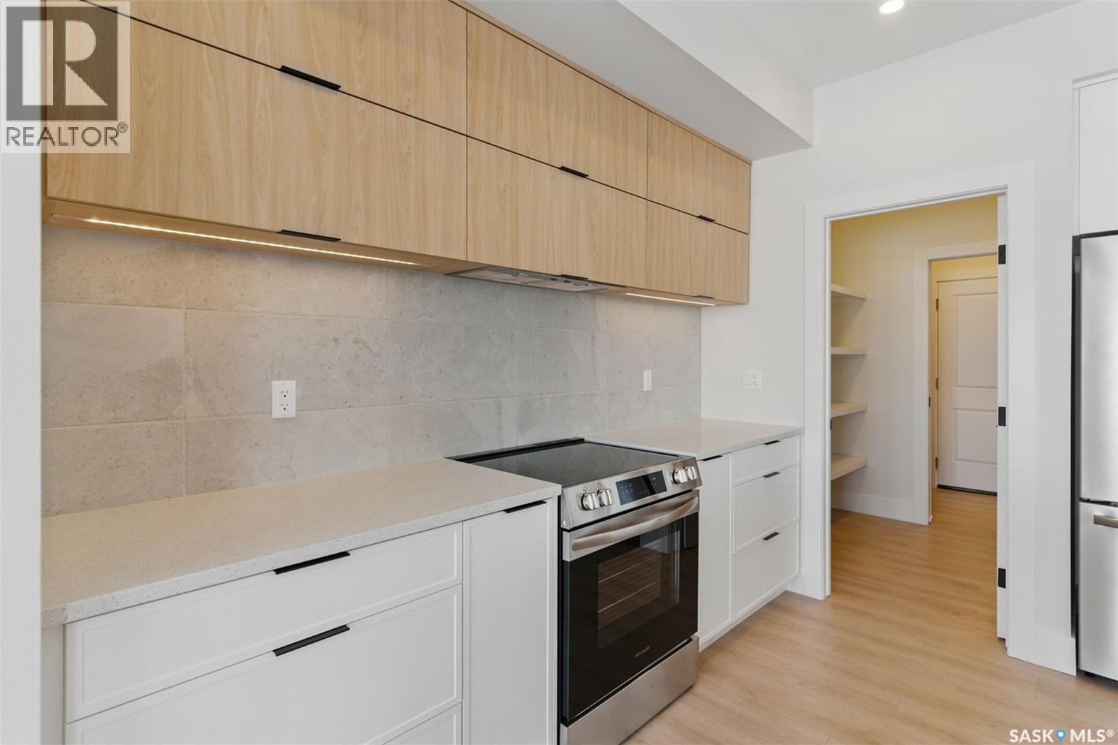 218 Veterans DRIVE - Photo 4 of 29, Warman, Saskatchewan