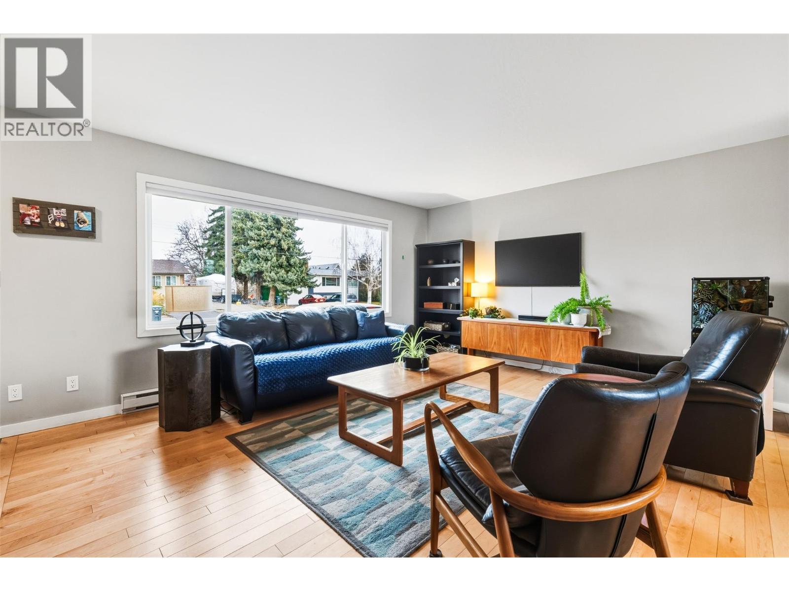 10915 Ward Street, Summerland