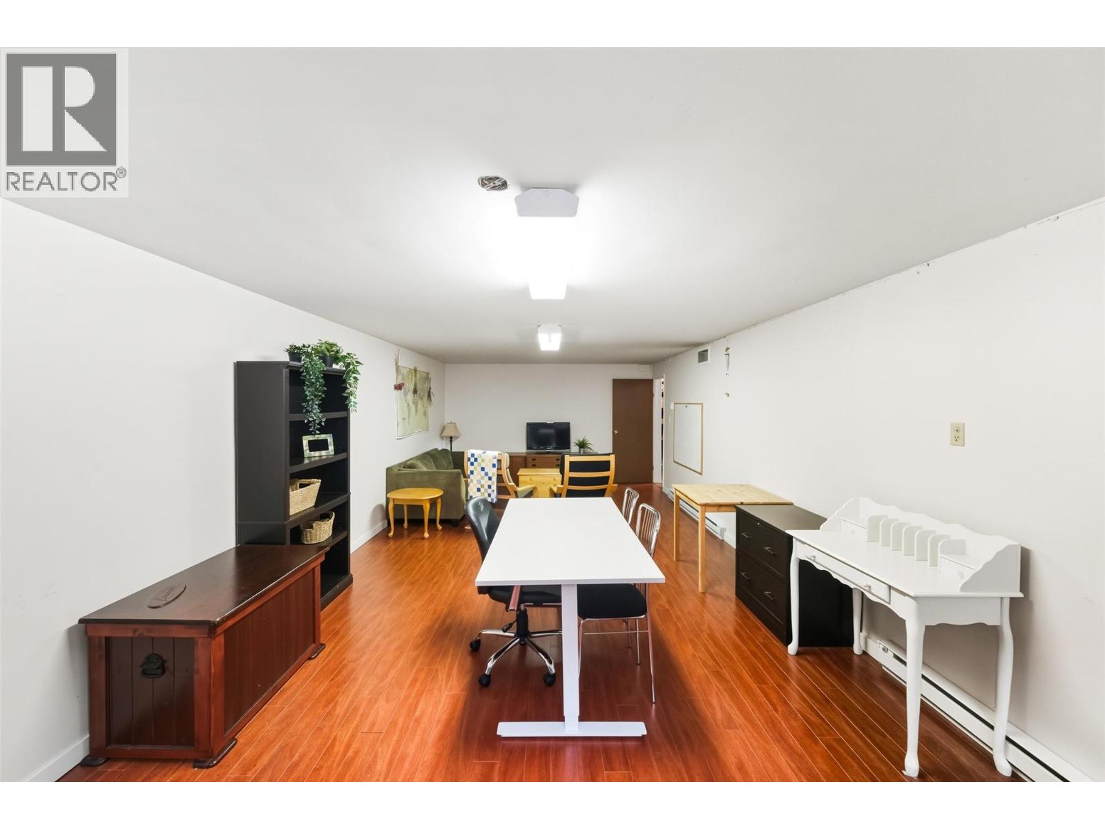 10915 Ward Street, Summerland