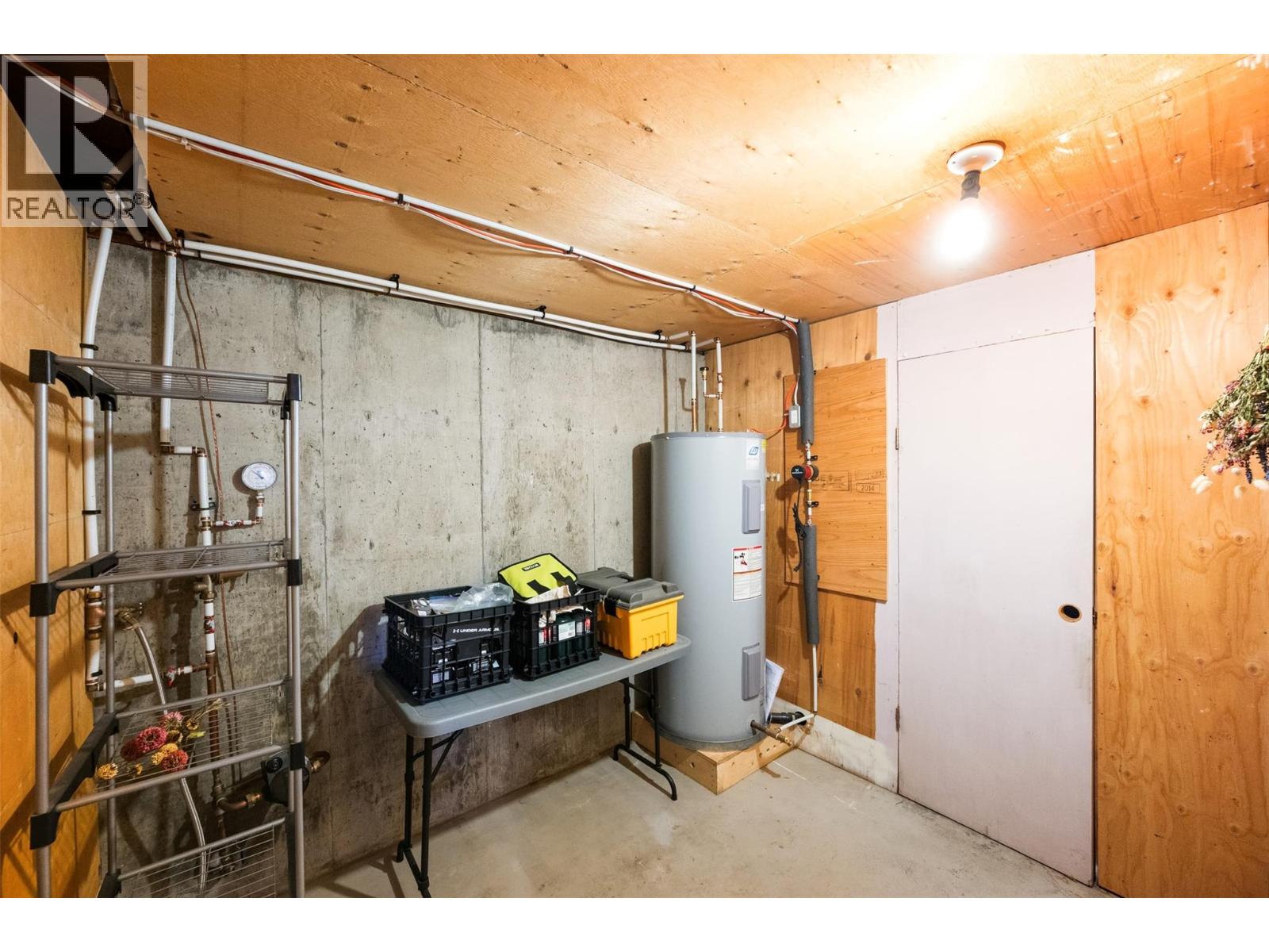 10915 Ward Street, Summerland