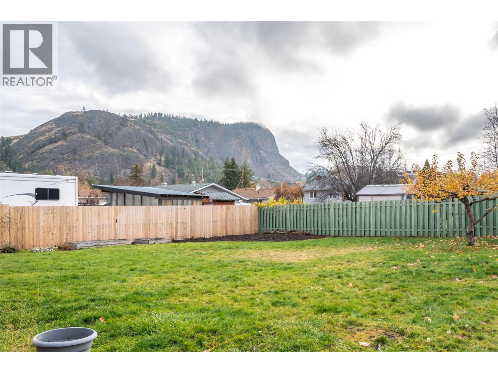 10915 Ward Street, Summerland