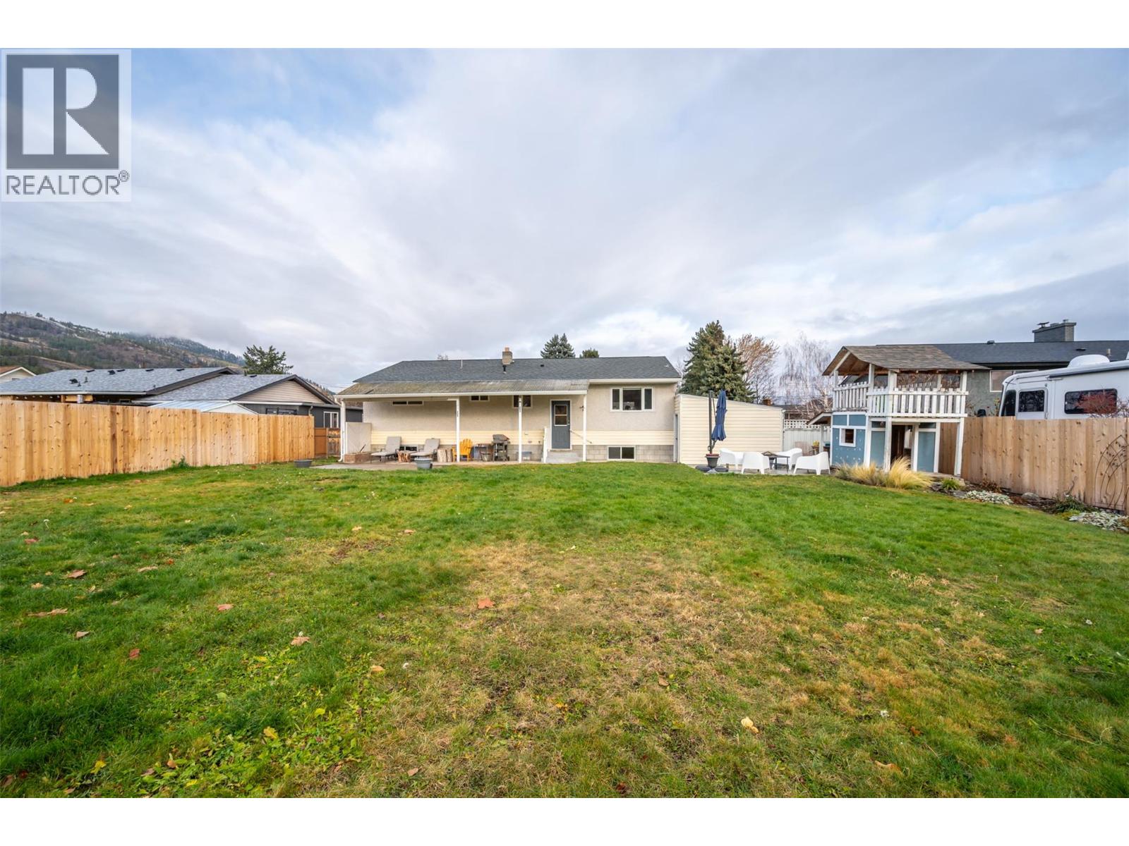 10915 Ward Street, Summerland