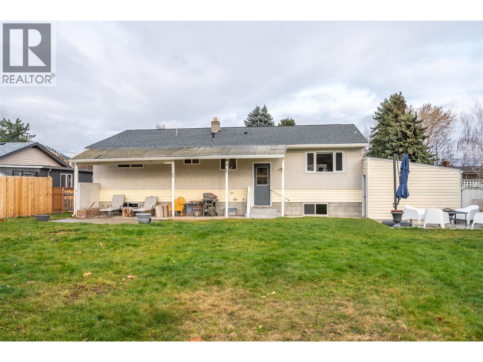 10915 Ward Street, Summerland