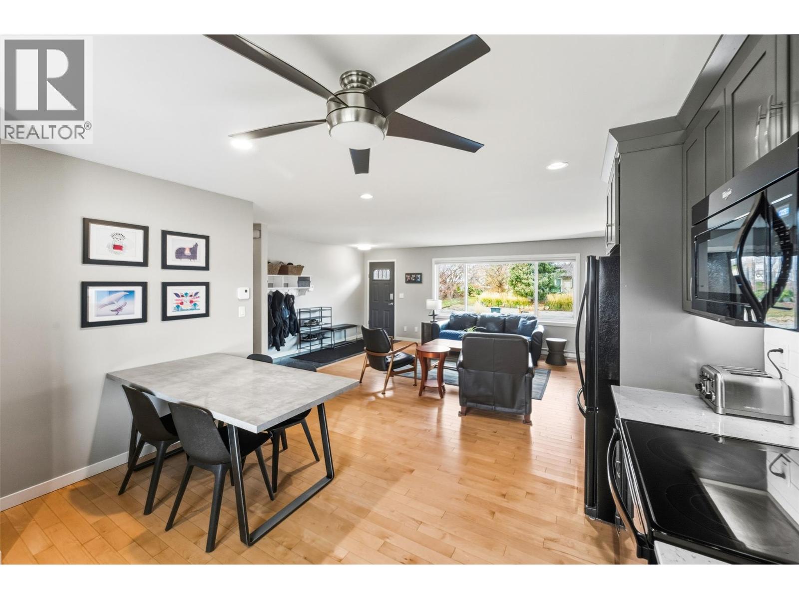 10915 Ward Street, Summerland