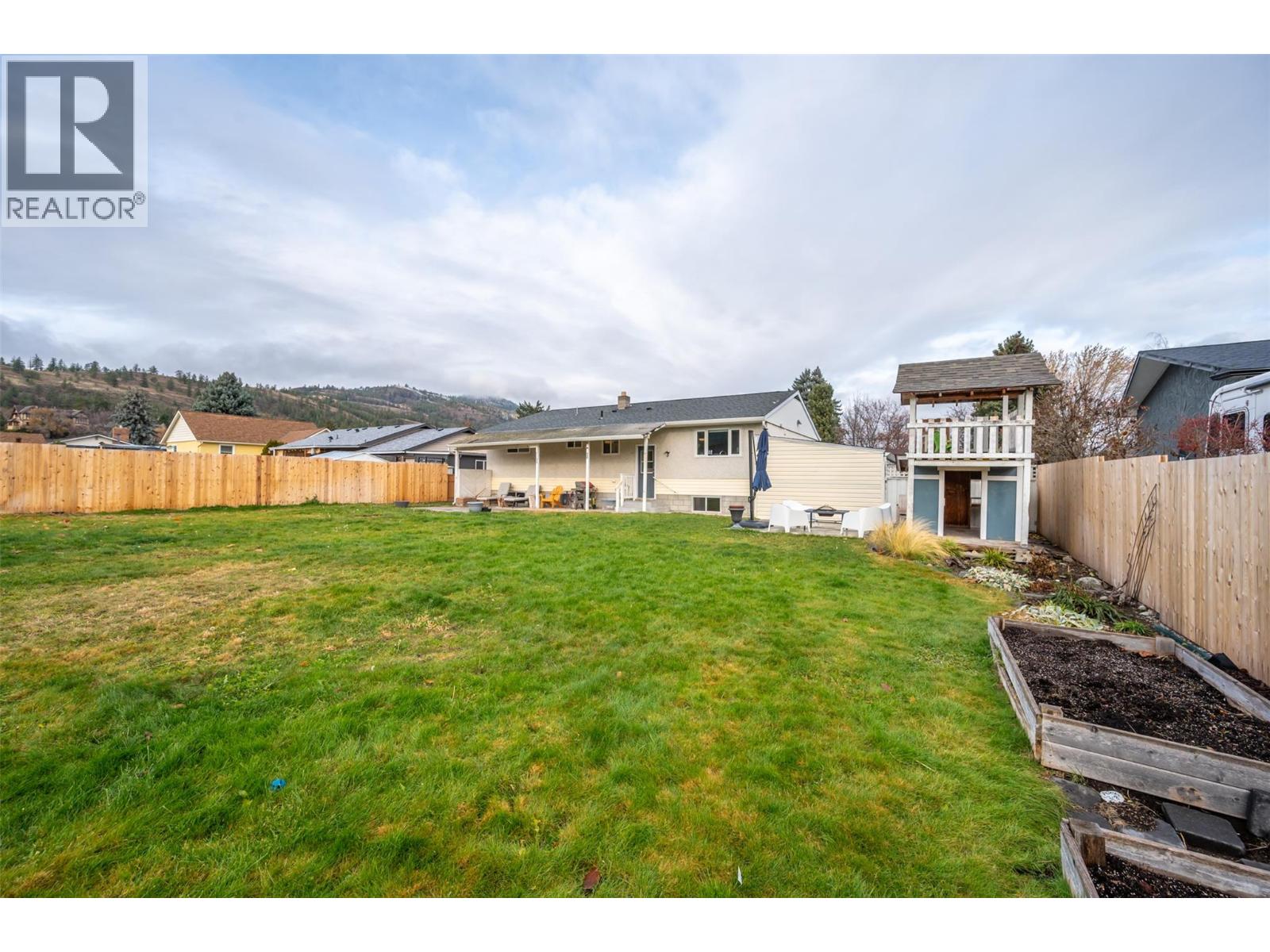 10915 Ward Street, Summerland