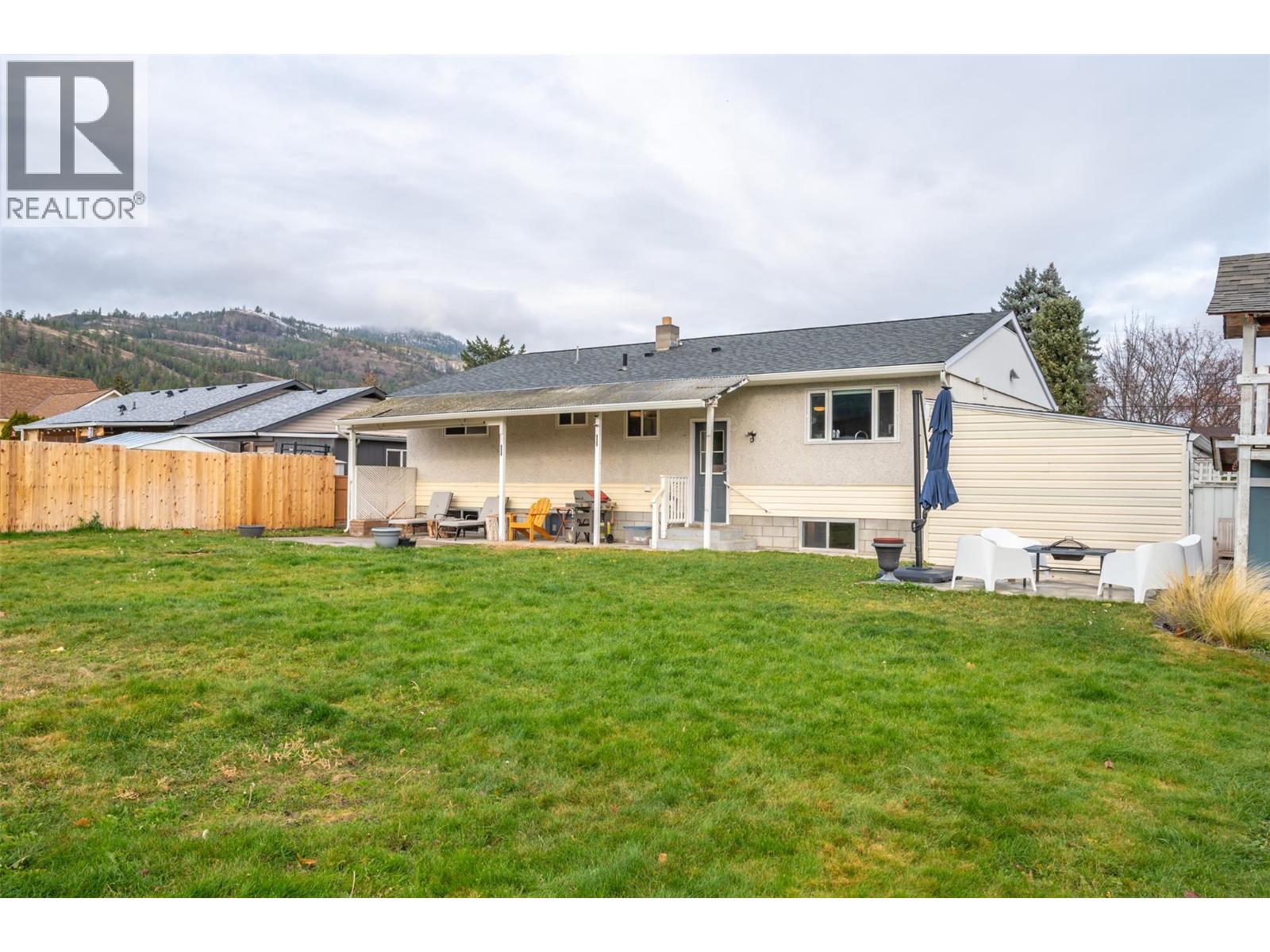 10915 Ward Street, Summerland