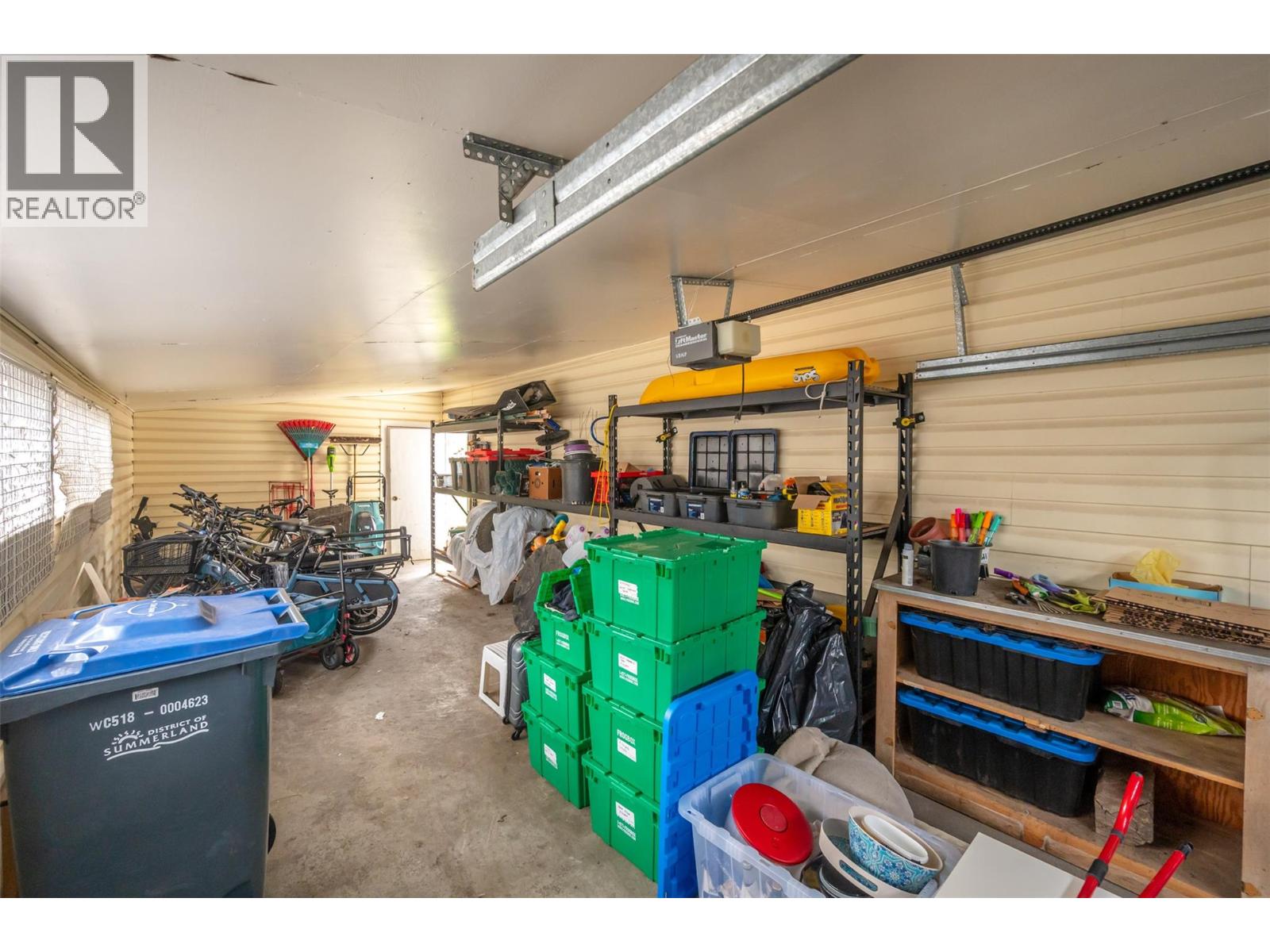 10915 Ward Street, Summerland