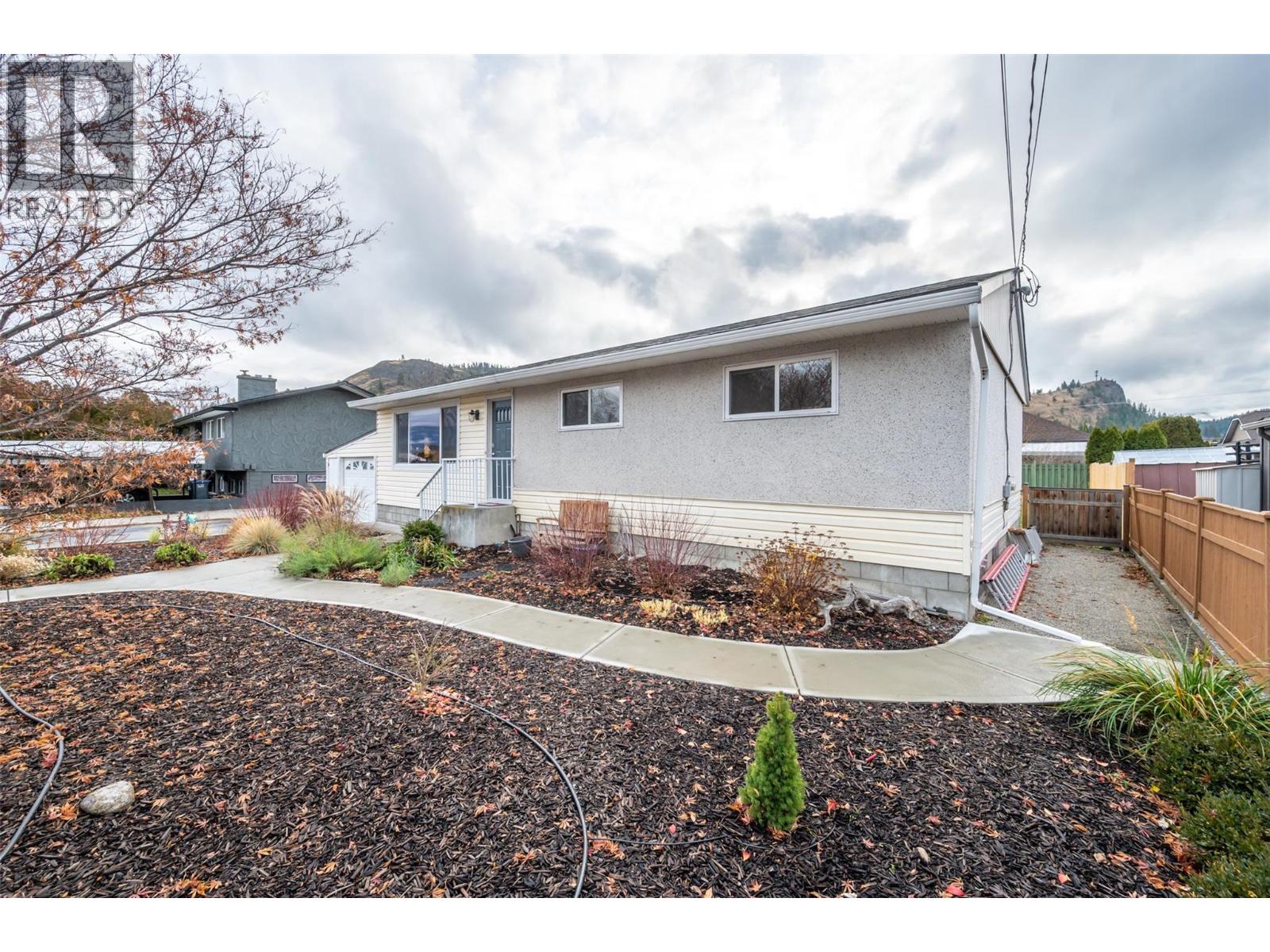 10915 Ward Street, Summerland
