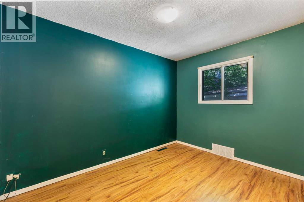 Single Family House Bungalow for Sale in   Avenue NW Montgomery Calgary 