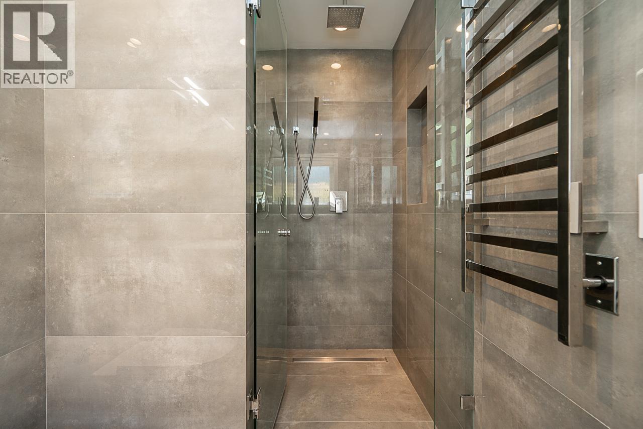 1358 E 14TH STREET, North Vancouver