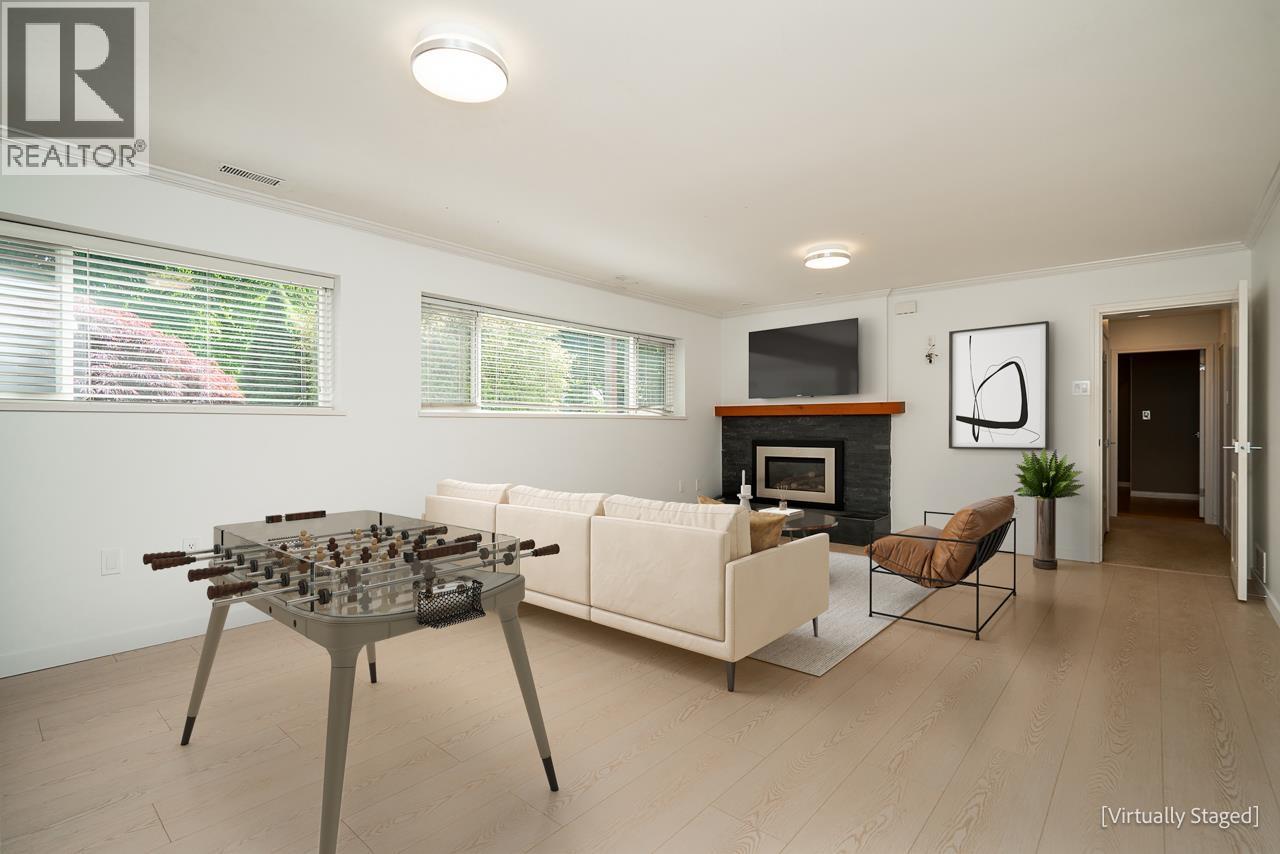 1358 E 14TH STREET, North Vancouver