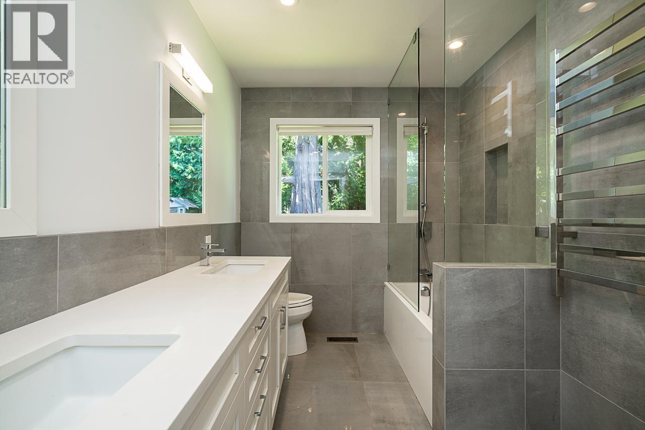 1358 E 14TH STREET, North Vancouver