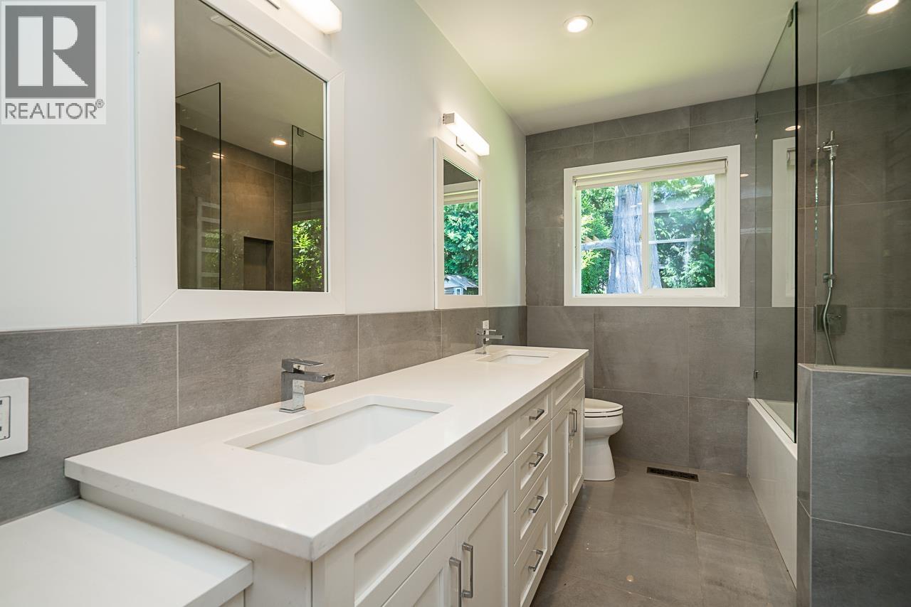 1358 E 14TH STREET, North Vancouver