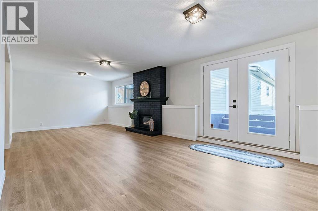 Single Family House 4 Level for Sale in  Woodford Crescent SW Woodbine Calgary 