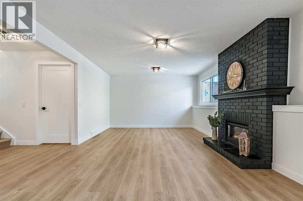 Single Family House 4 Level for Sale in  Woodford Crescent SW Woodbine Calgary 