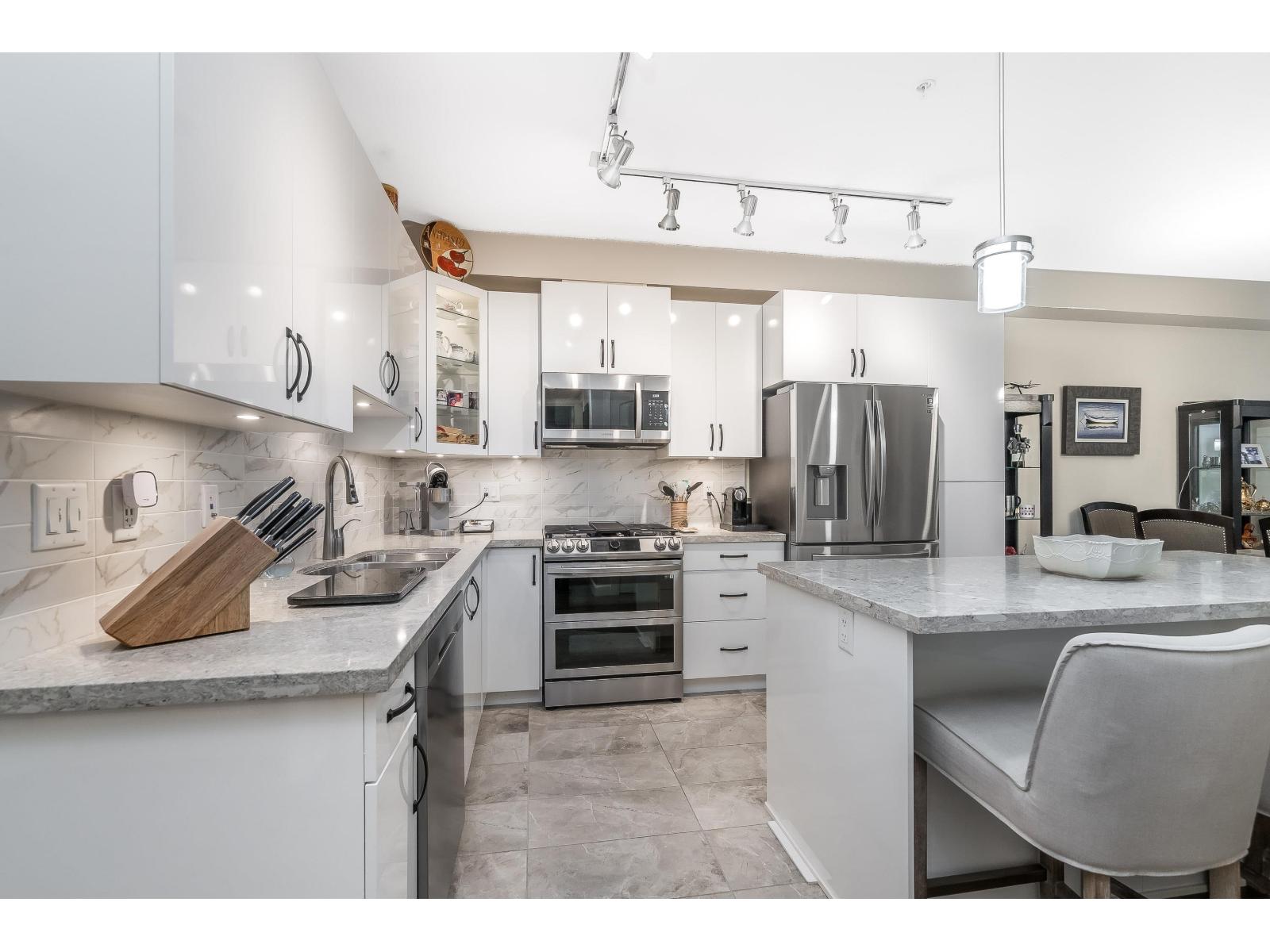 404 8561 203A ST STREET, Langley