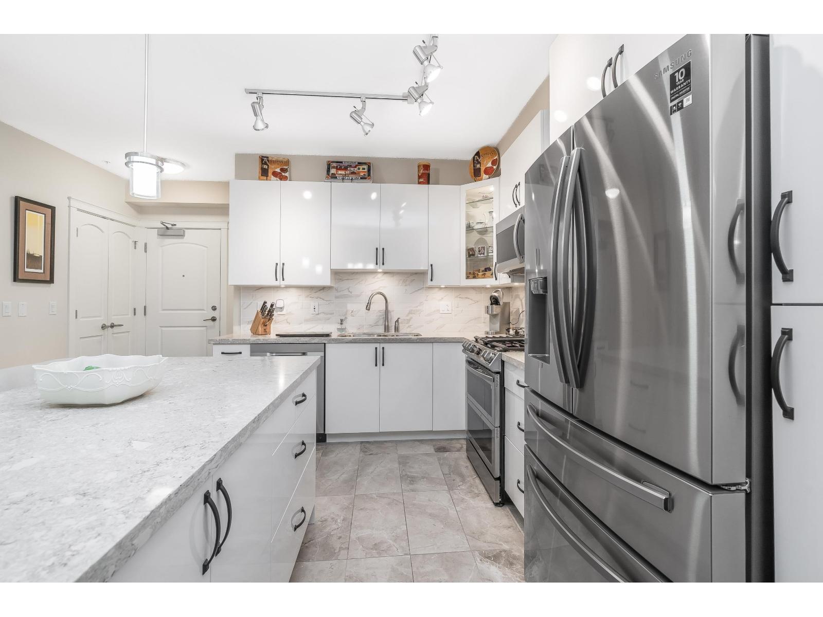 404 8561 203A ST STREET, Langley