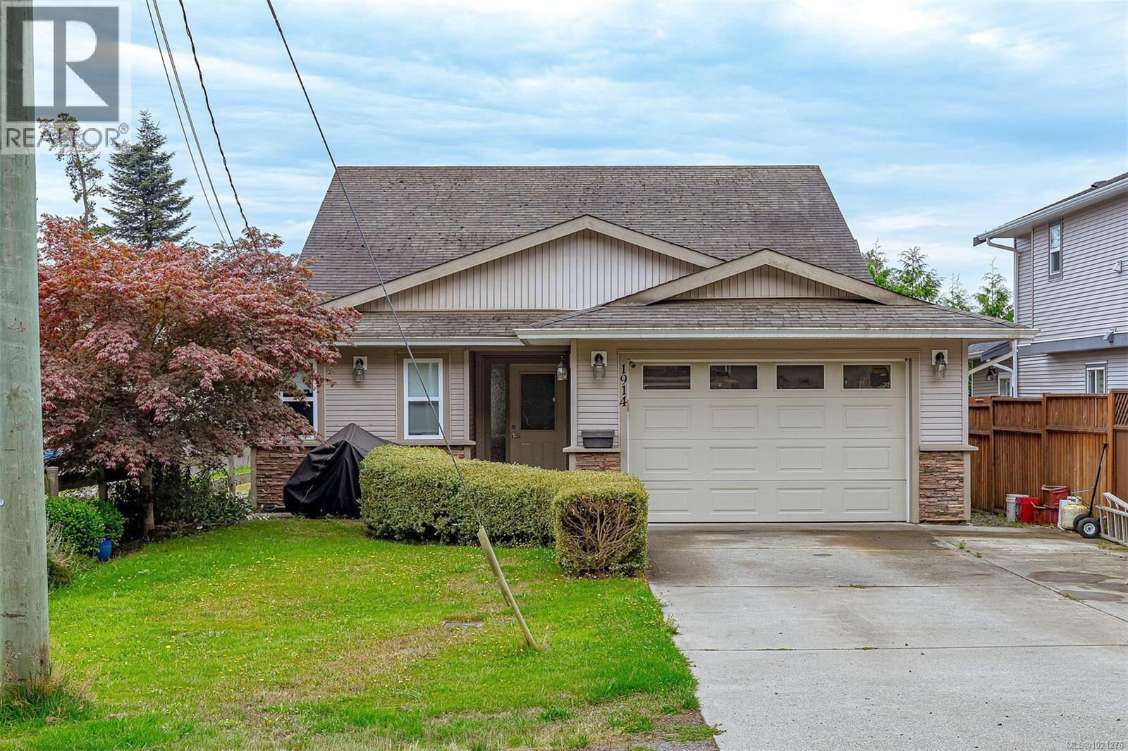  1914 Maple Avenue South, Sooke