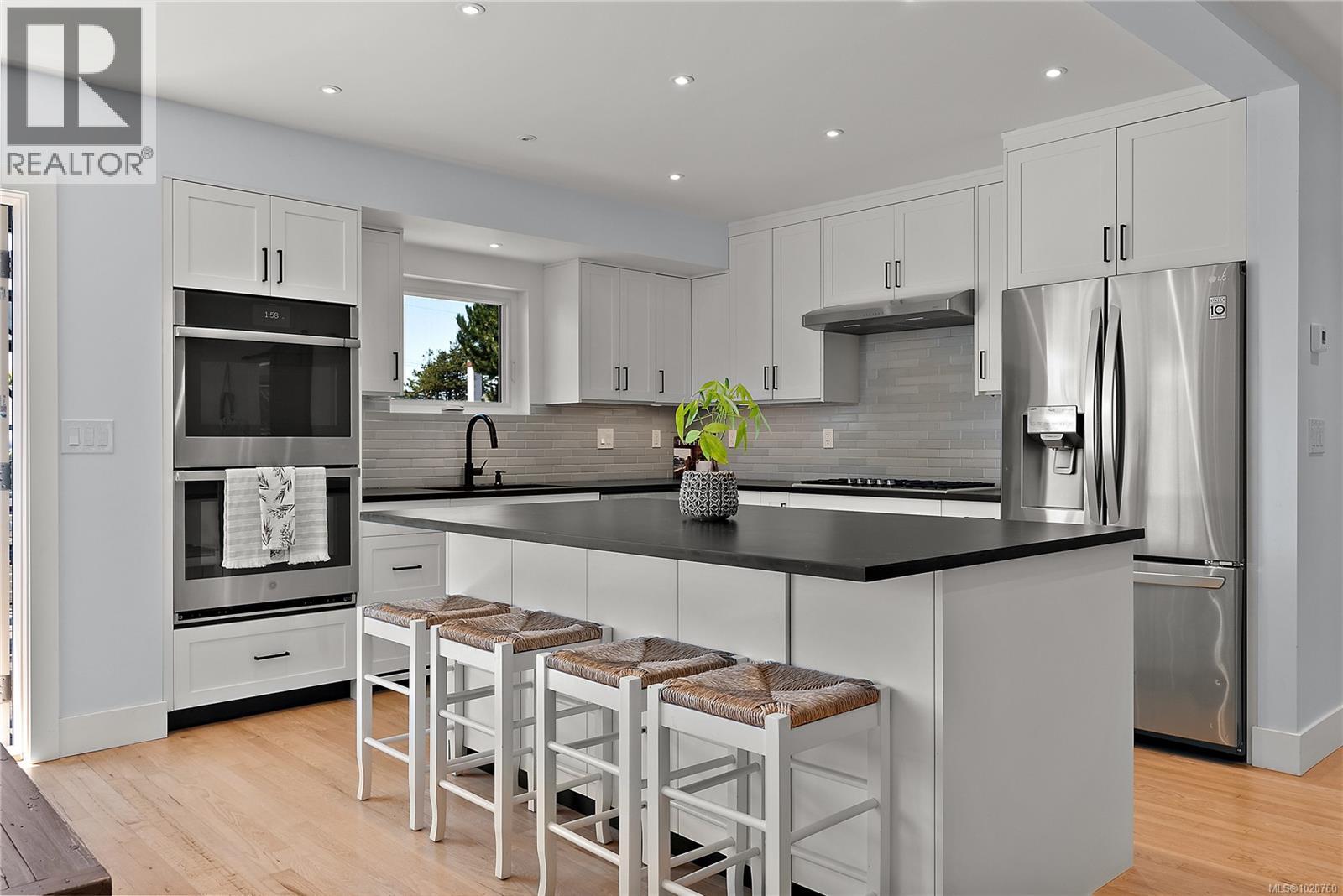  2095 Lorne Terrace, Oak Bay