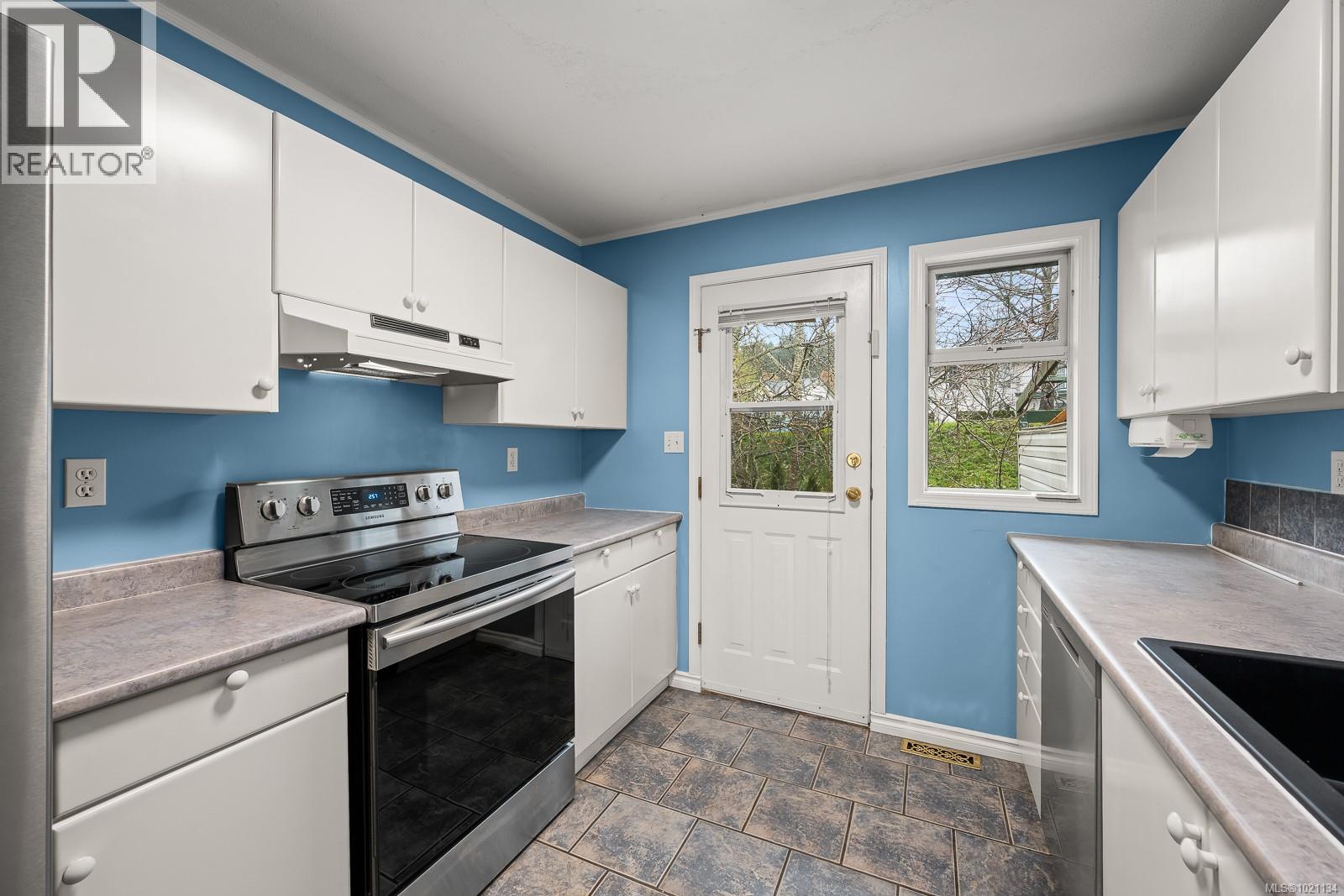 B 2775 Myra Pl, Courtenay