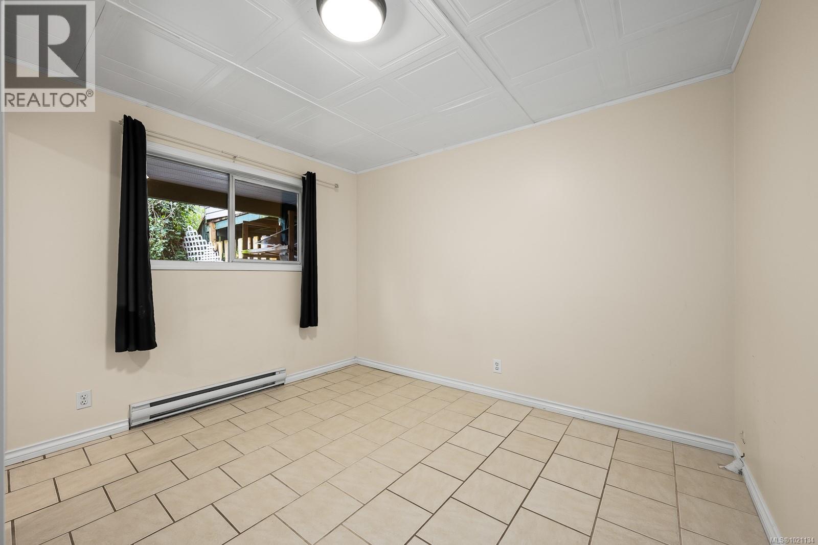 B 2775 Myra Pl, Courtenay