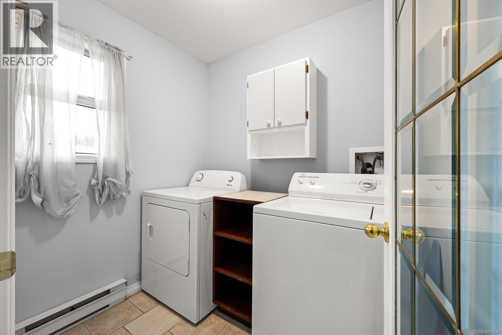 B 2775 Myra Pl, Courtenay