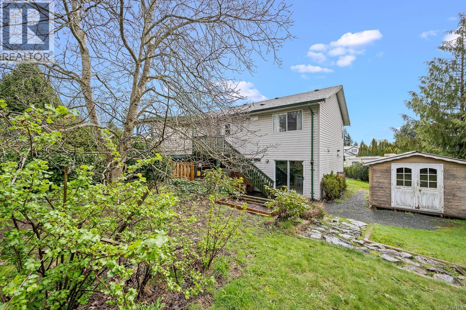 B 2775 Myra Pl, Courtenay
