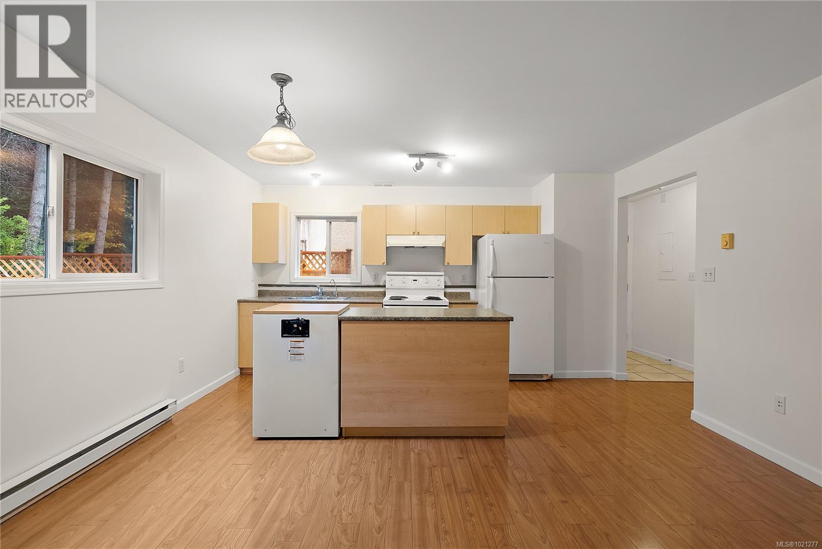  2417 Selwyn Road, Langford