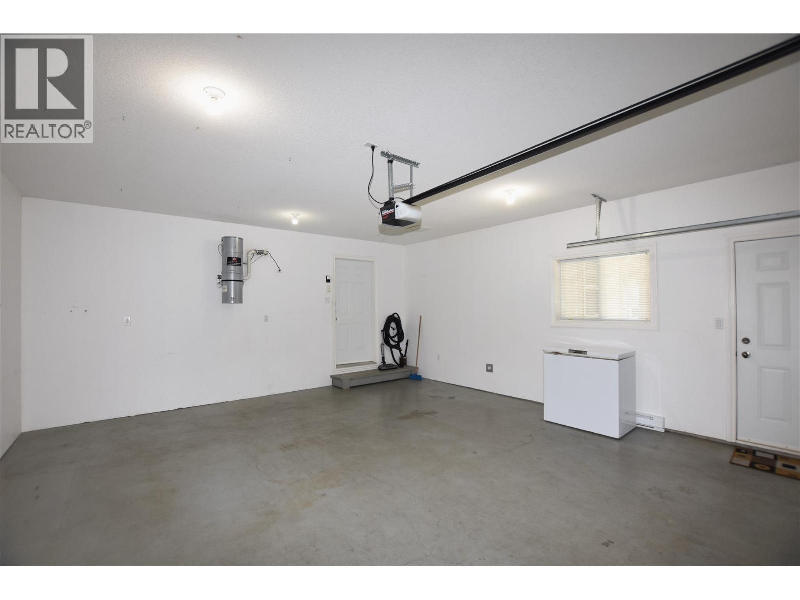  312 Grouse Avenue, Vernon