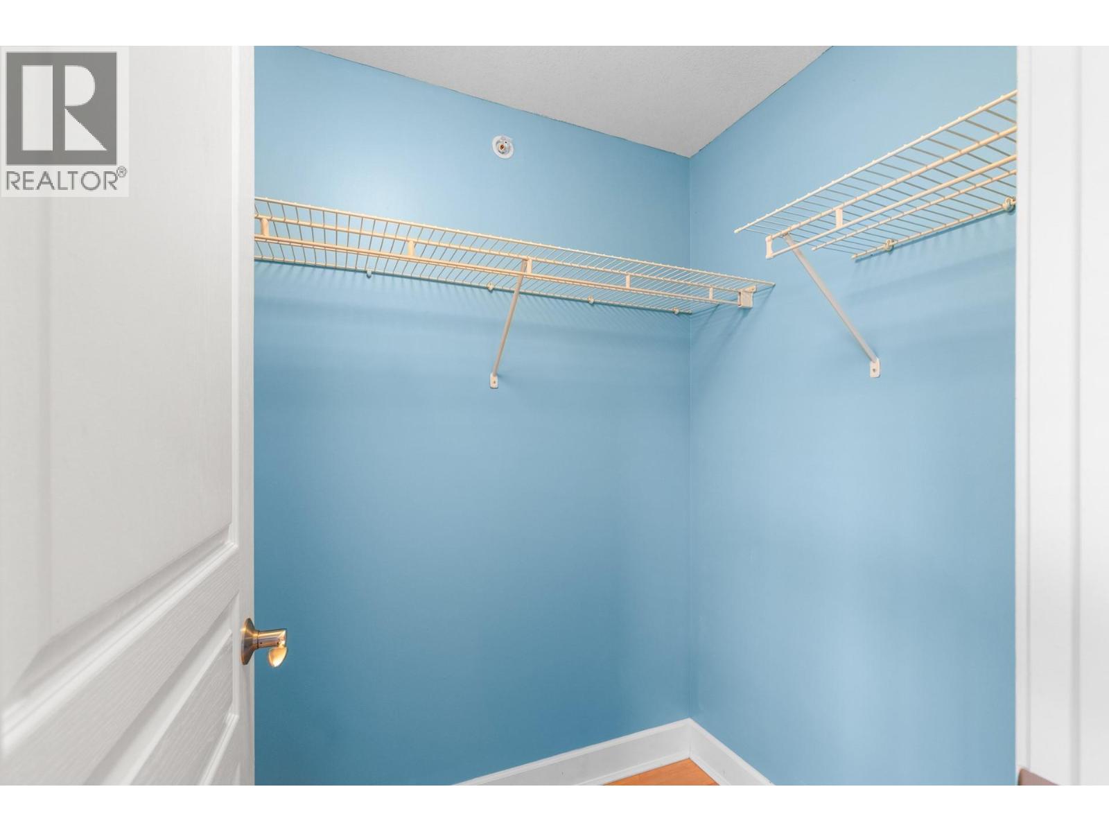 335 3996 Beach Avenue, Peachland