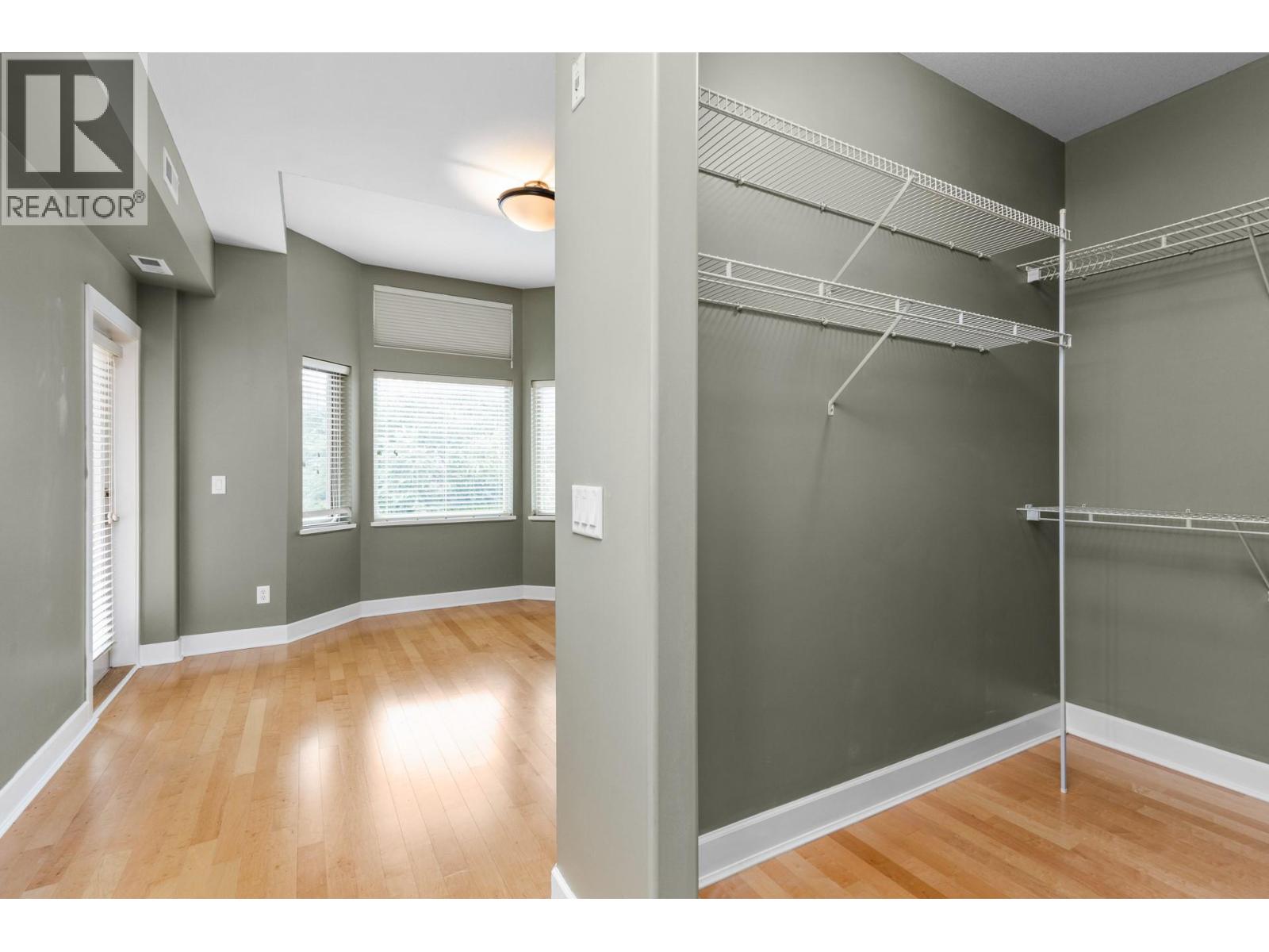 335 3996 Beach Avenue, Peachland