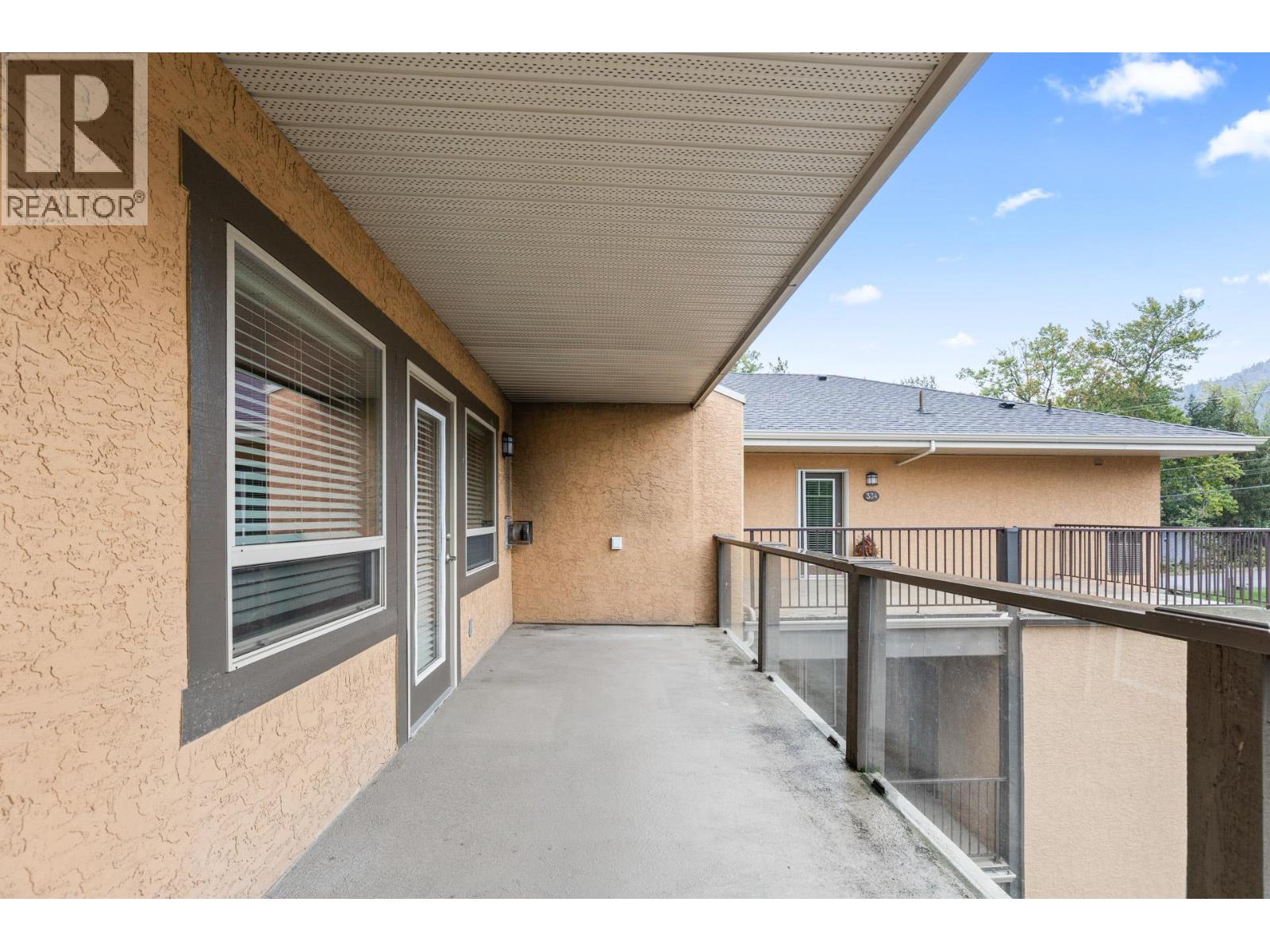 335 3996 Beach Avenue, Peachland