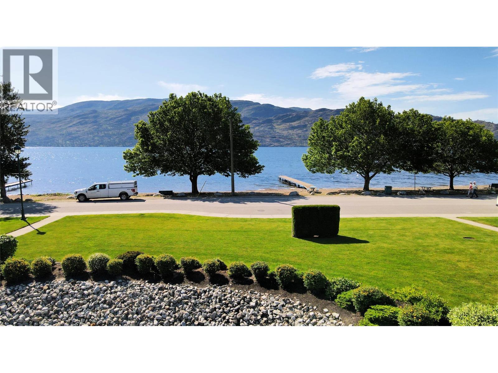 335 3996 Beach Avenue, Peachland