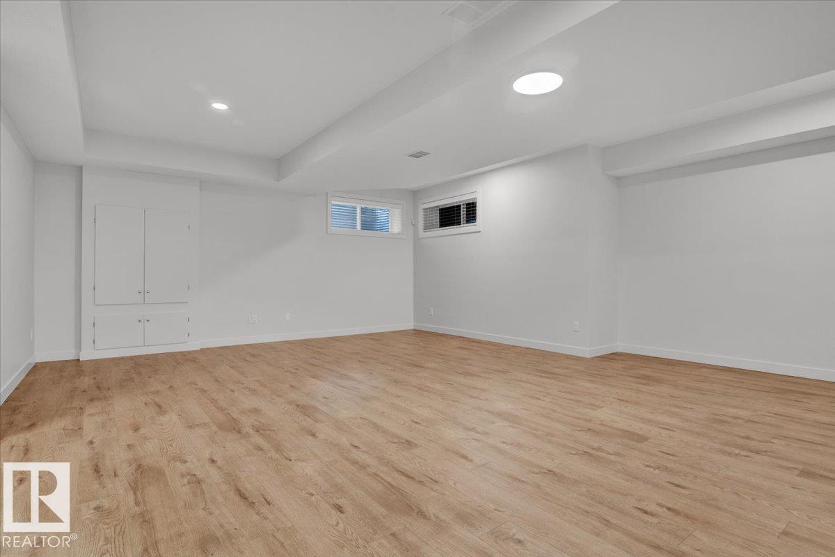 7142 MAY CR NW, Edmonton