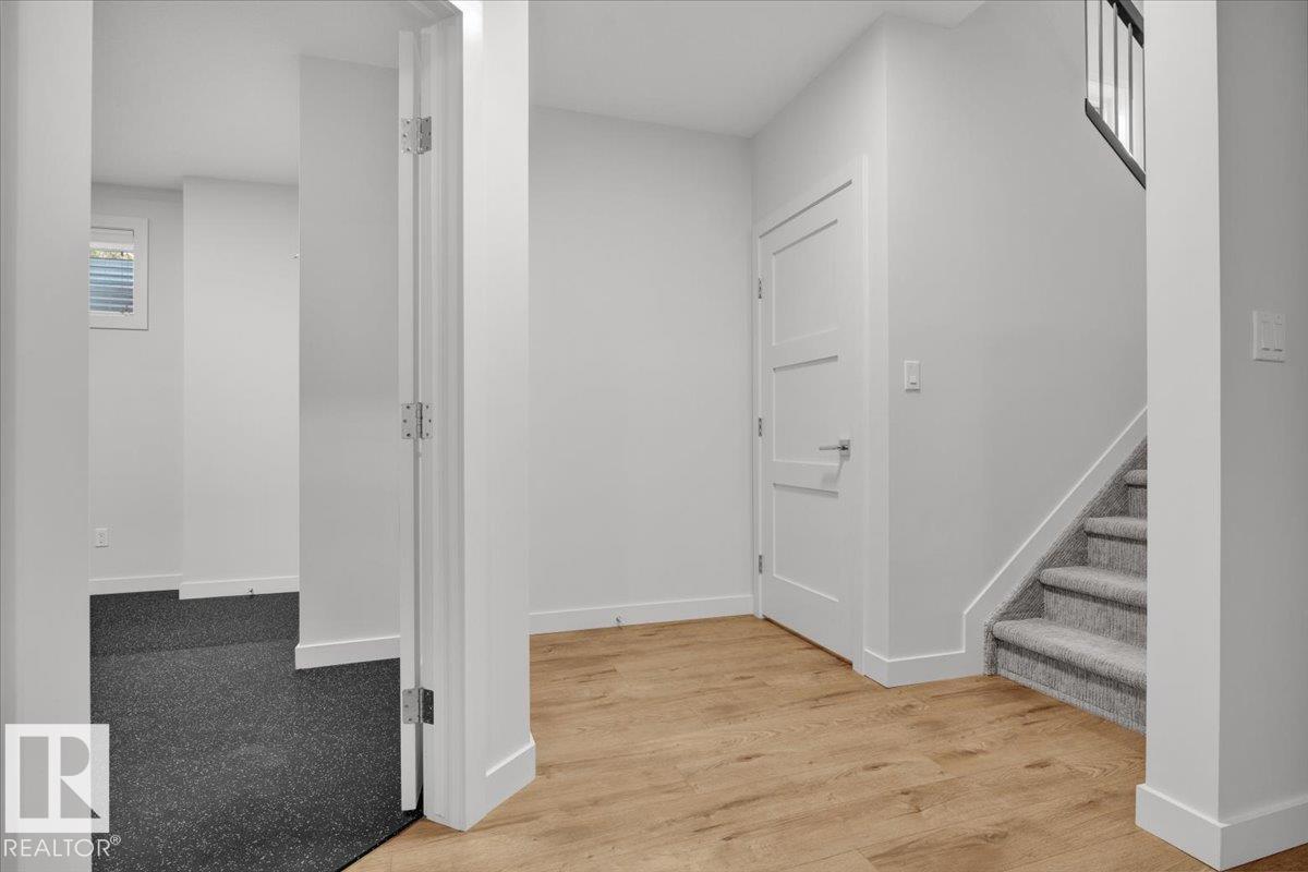 7142 MAY CR NW, Edmonton