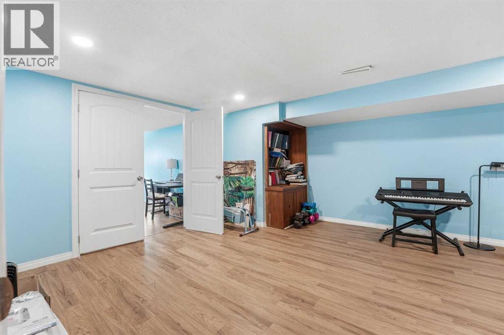 Single Family House Bungalow for Sale in  Cottonwood Crescent SE Southview Calgary 