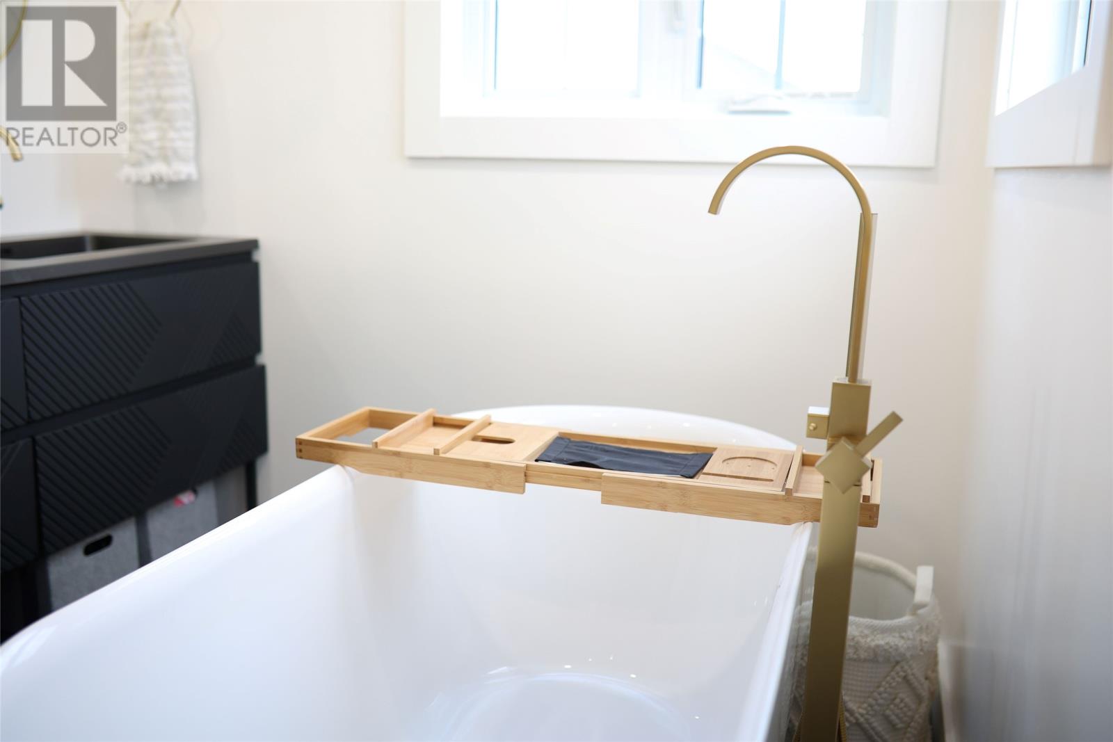 41 Lake Crescent - 24