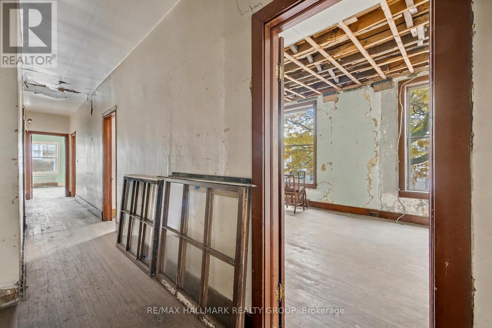26 KING STREET E — photo 27