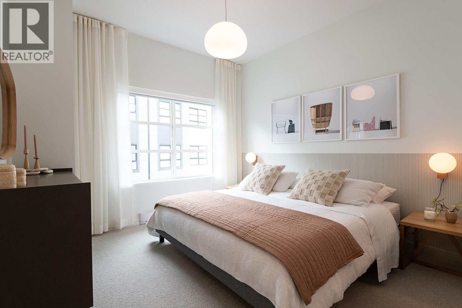 125 2045 HERITAGE PARK LANE, North Vancouver