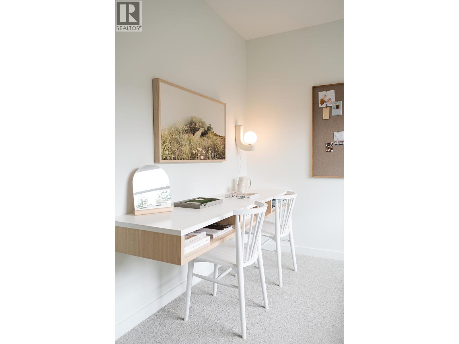 125 2045 HERITAGE PARK LANE, North Vancouver