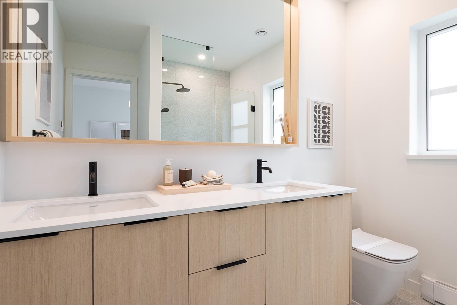 125 2045 HERITAGE PARK LANE, North Vancouver