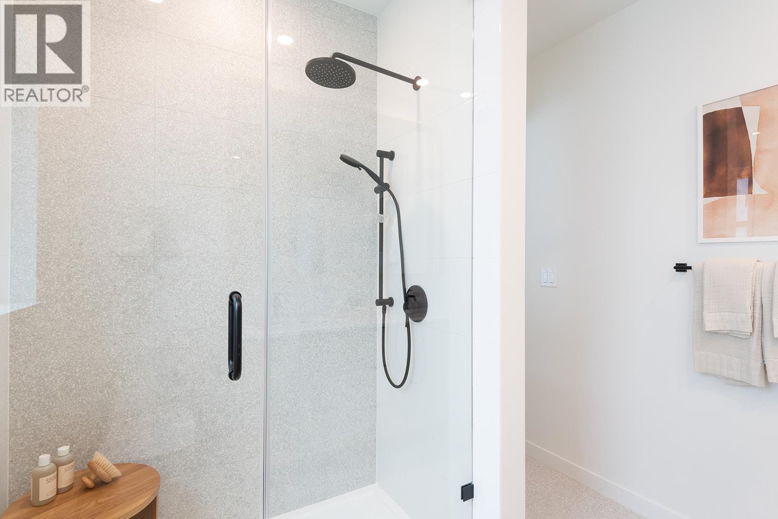 125 2045 HERITAGE PARK LANE, North Vancouver