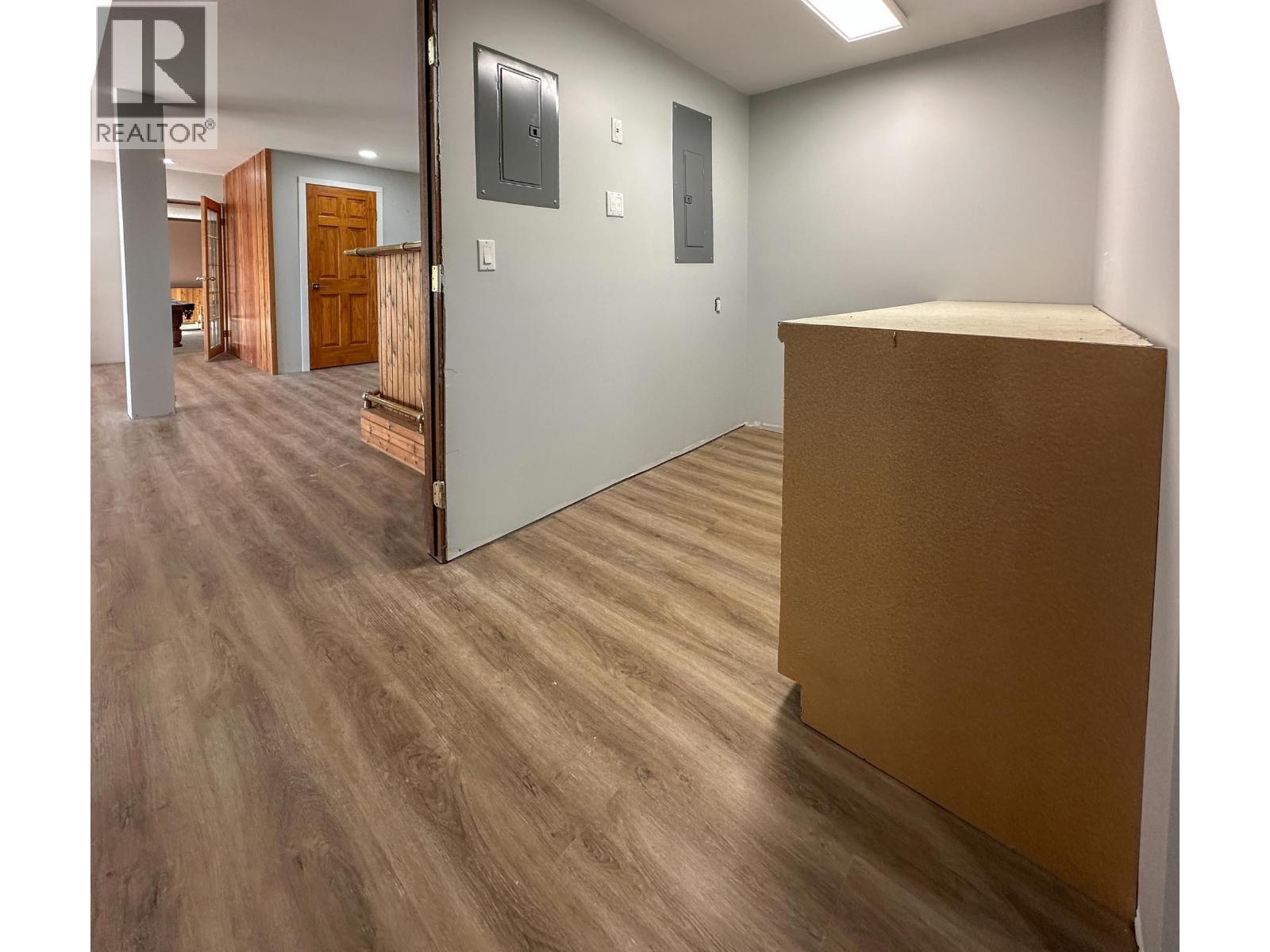 8137 SINKUT LAKE ROAD, Vanderhoof