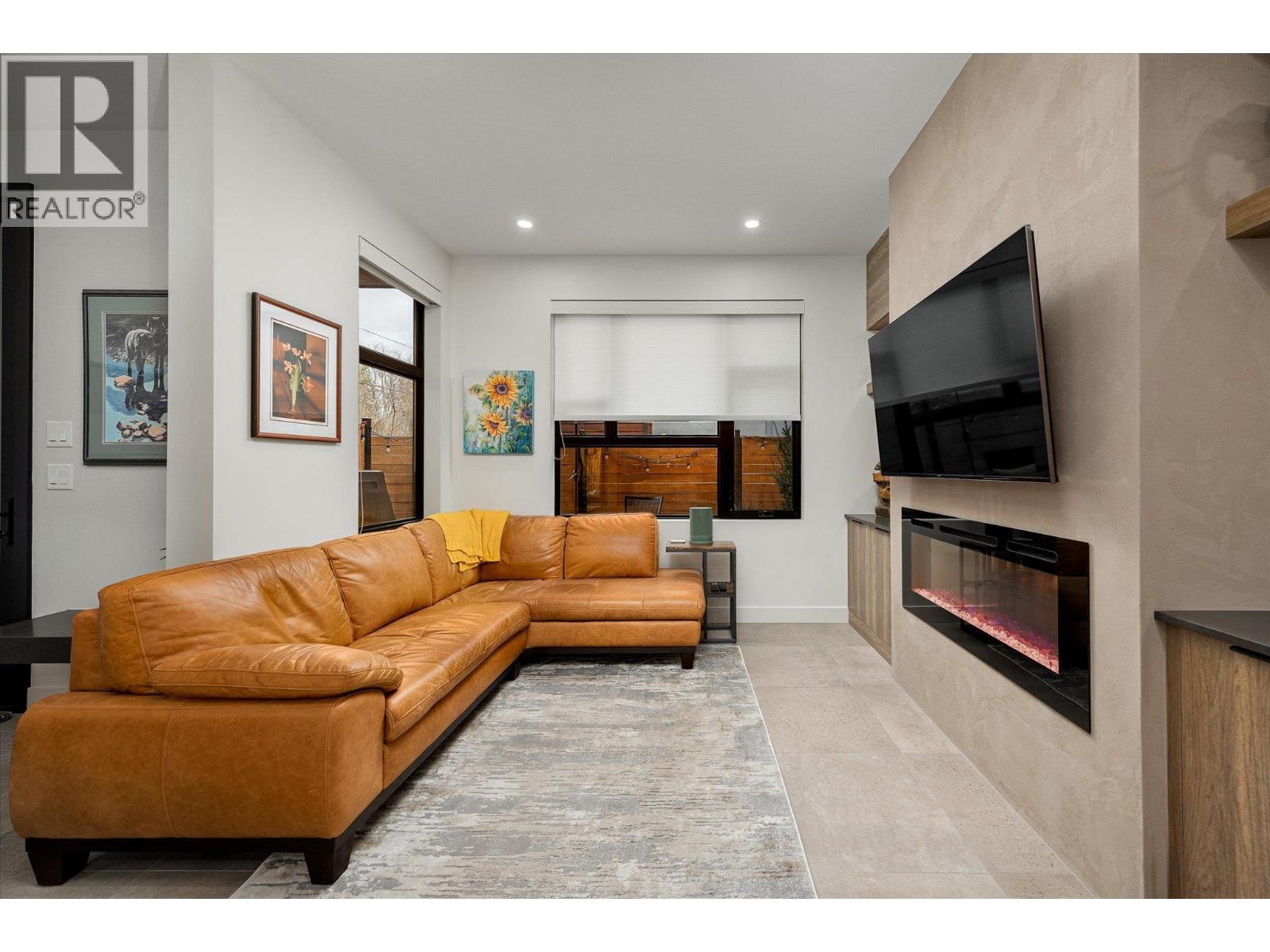 2 525 McClure Road, Kelowna