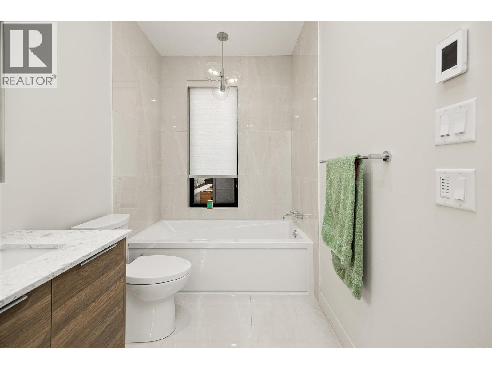 2 525 McClure Road, Kelowna